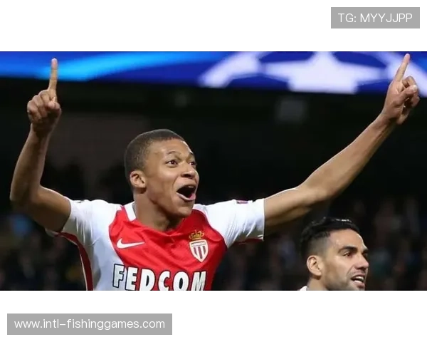 摩纳哥与图卢兹上半场互交白卷，中场争夺激烈犯规频发